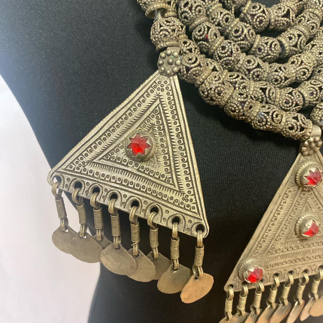 【期間限定お値引中】FCBD アクセサリー トライバルネックレス 　チェーン装飾