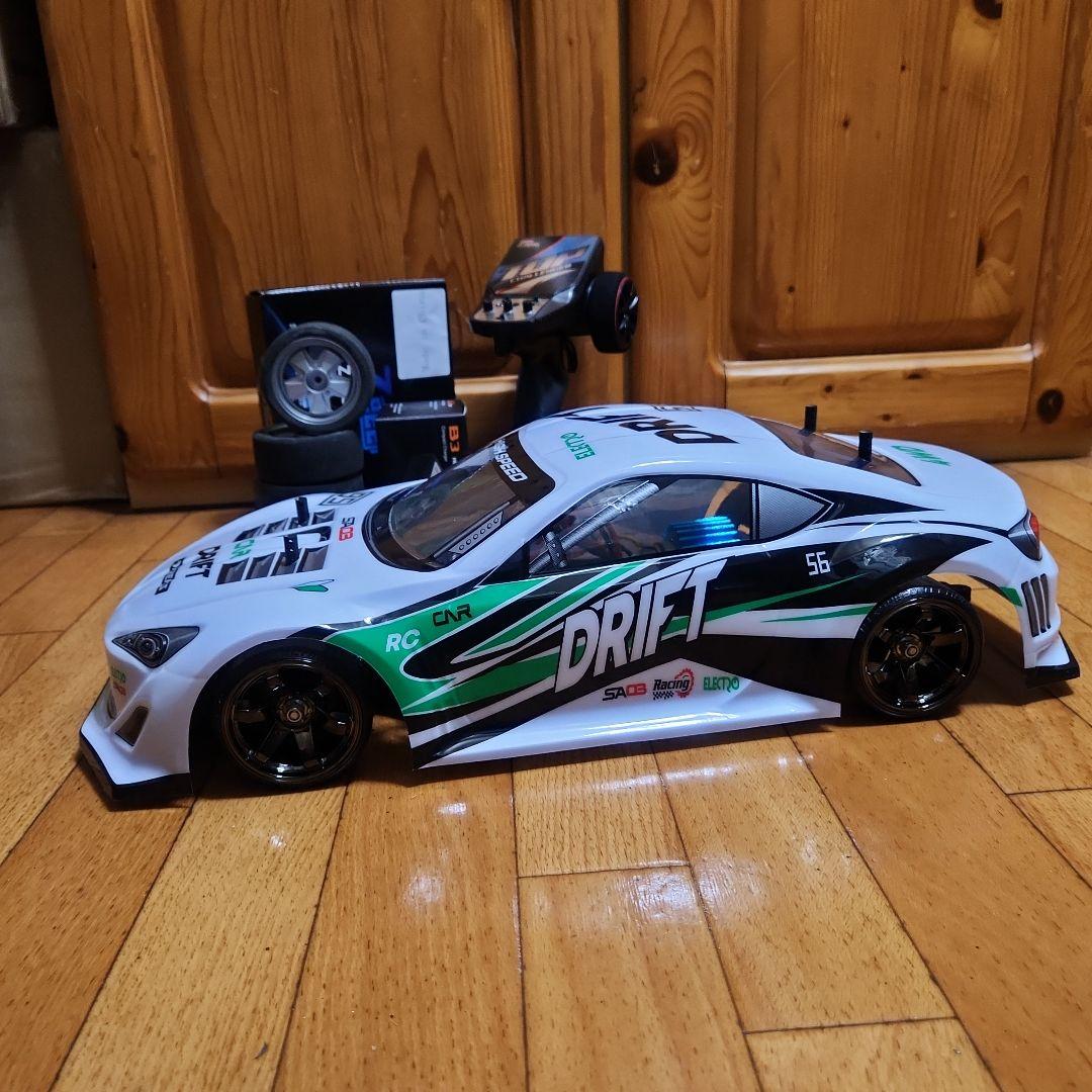 タミヤ ドリフト ラジコン フルセット　TT02 白　86　ボディ　　　tt01