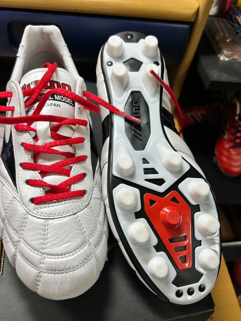 モレリア2JAPAN24センチ、ミズノアルファエリート23センチ