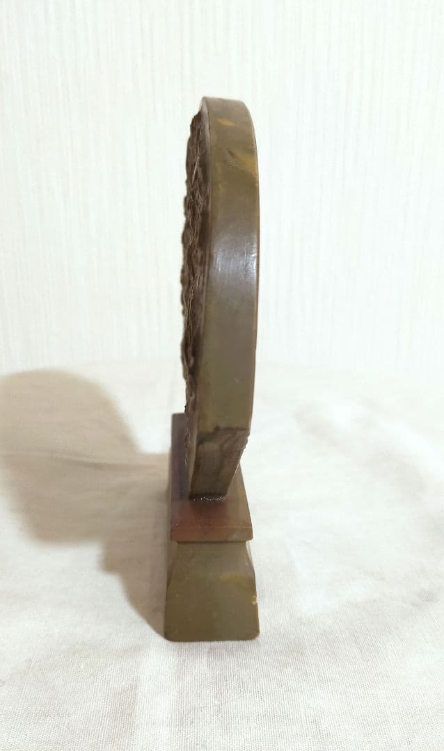 セール✨天然石彫り　黄石　扇子形　鳥彫り　インテリア置物