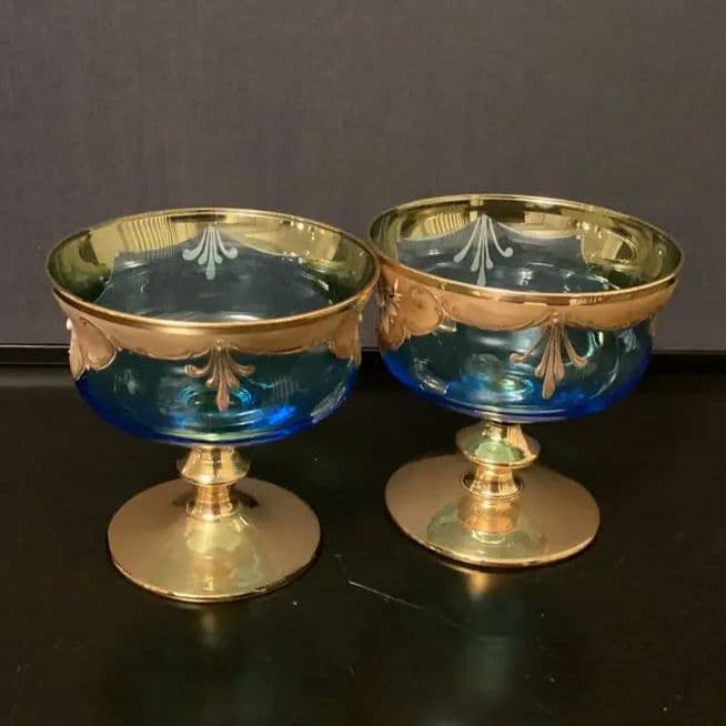 ベネチアングラス　金色とブルーのエレガントなデザインの手描き花柄グラス　①②