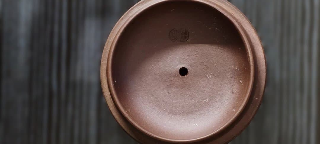 【宜興紫砂壺】国家工芸師儲韋芳製 中国紫泥茶壺　Yixing Teapot