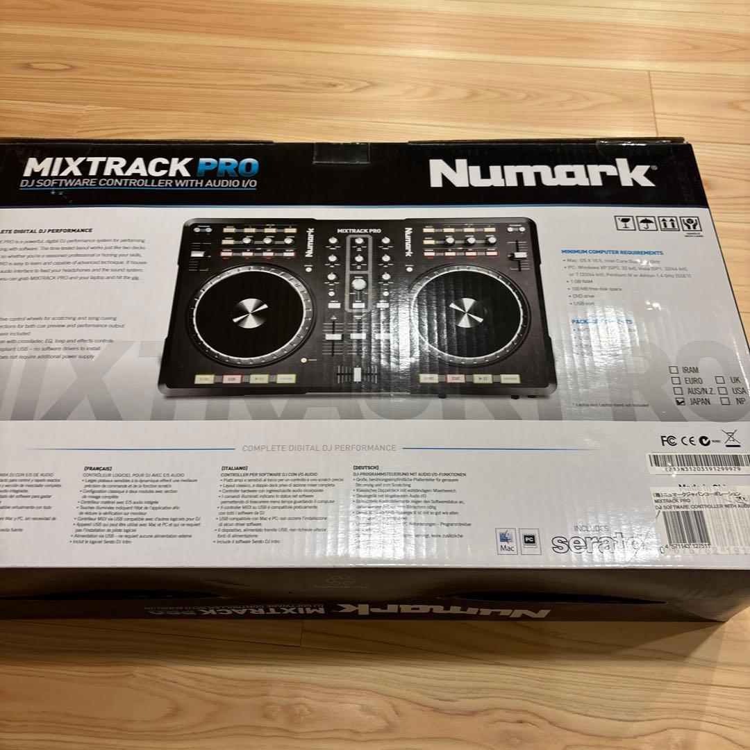 Numark Mixtrack Pro DJコントローラー インターフェース