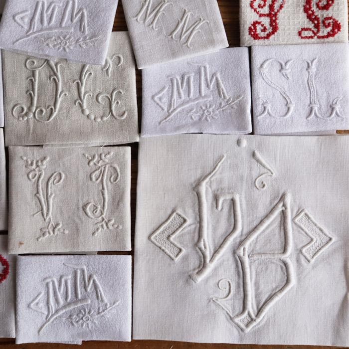 【6】たくさん18枚！ フランス アンティーク イニシャル 手刺繍 端切れ