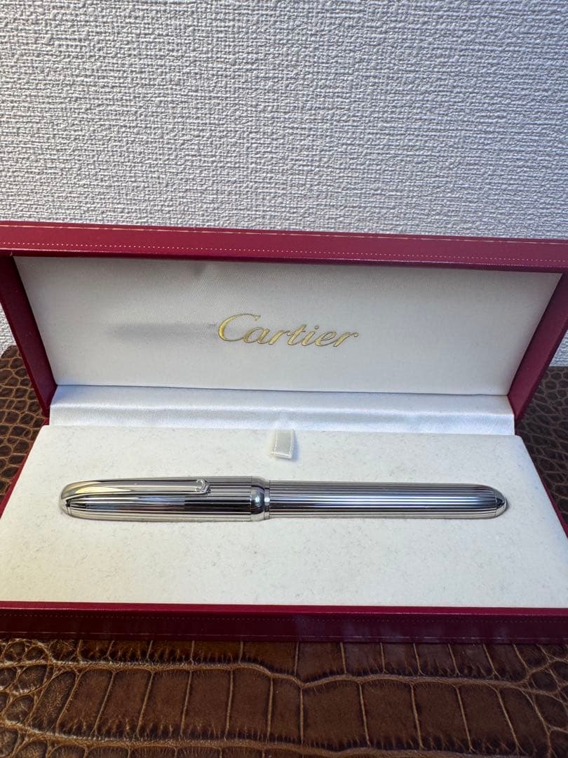 Cartier 万年筆 プラチナフィニッシュ　ゴドロン　ケース付きカルティエ