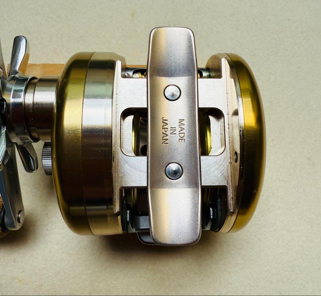 Daiwa Millonaire CVZ 205 ベイトリール