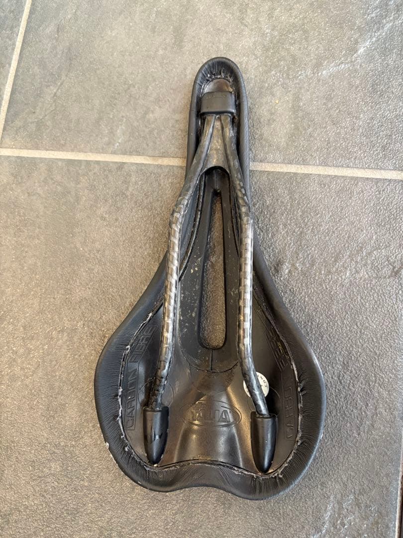 セライタリアカーボンサドルSelle Italia SLR Flow