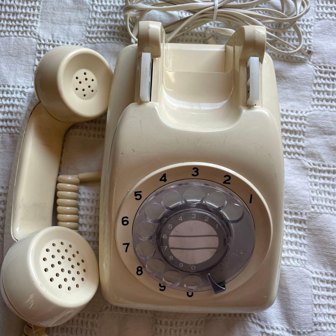 ダイヤル式電話機3   昭和レトロな電話