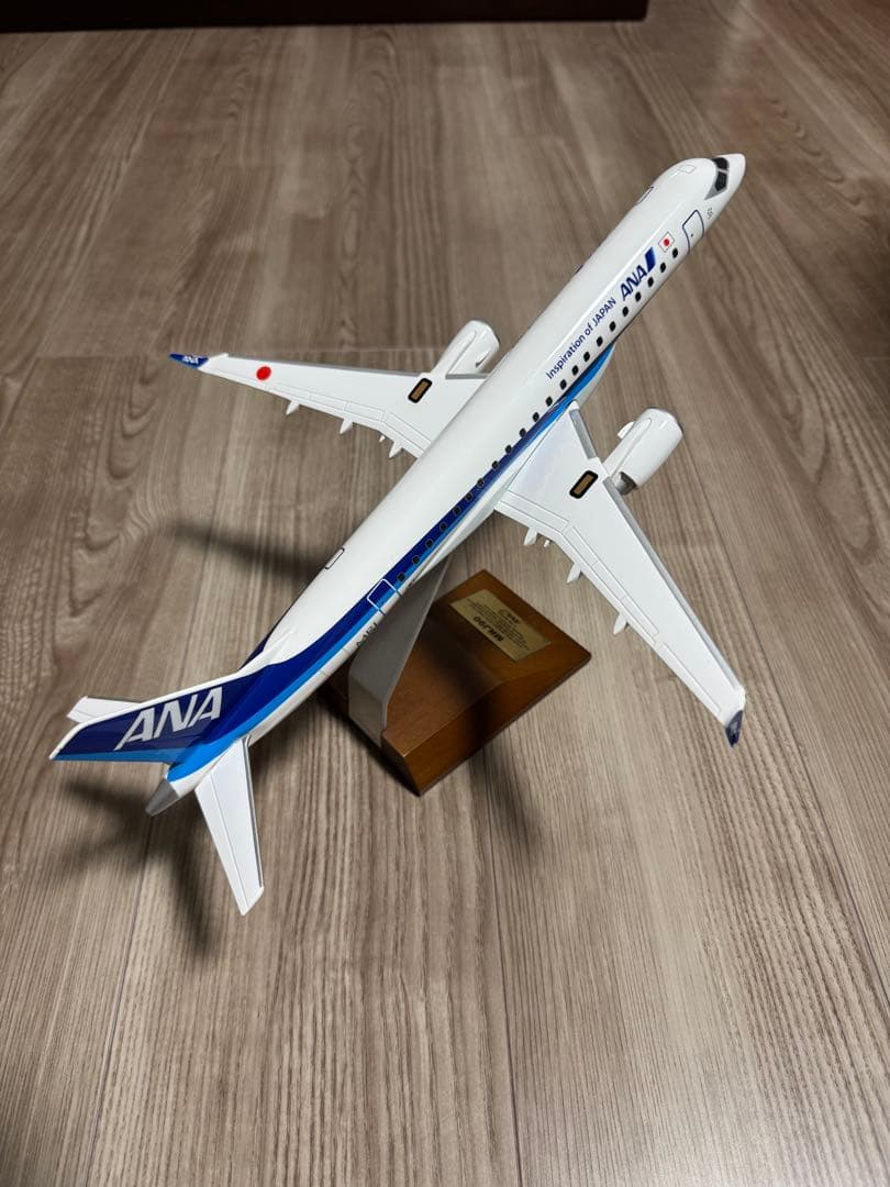 全日空商事　モデルプレーン　MRJ90