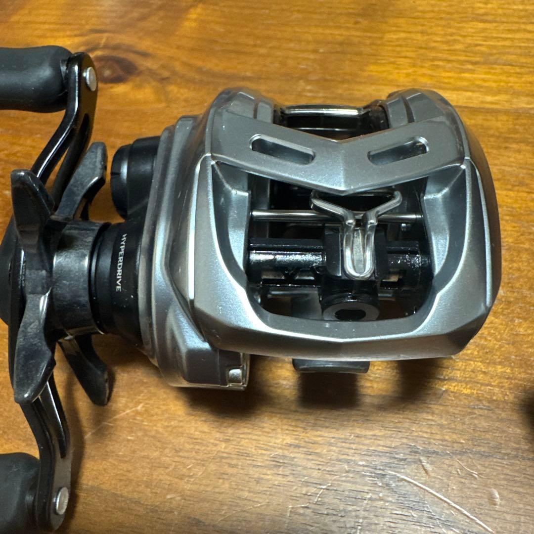 ダイワ アルファス　21 SV TW 800H 7.1 右ハンドル