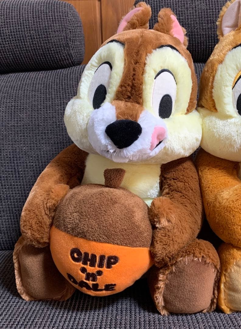 新品 タグ付き チップとデール BIG ぬいぐるみ ディズニーストア どんぐり