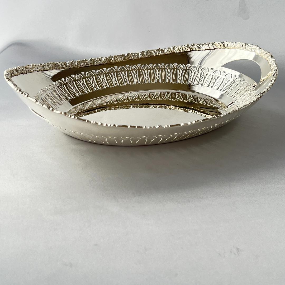 【Barker & Ellis】素晴らしいレリーフのフルーツトレー 27 cm