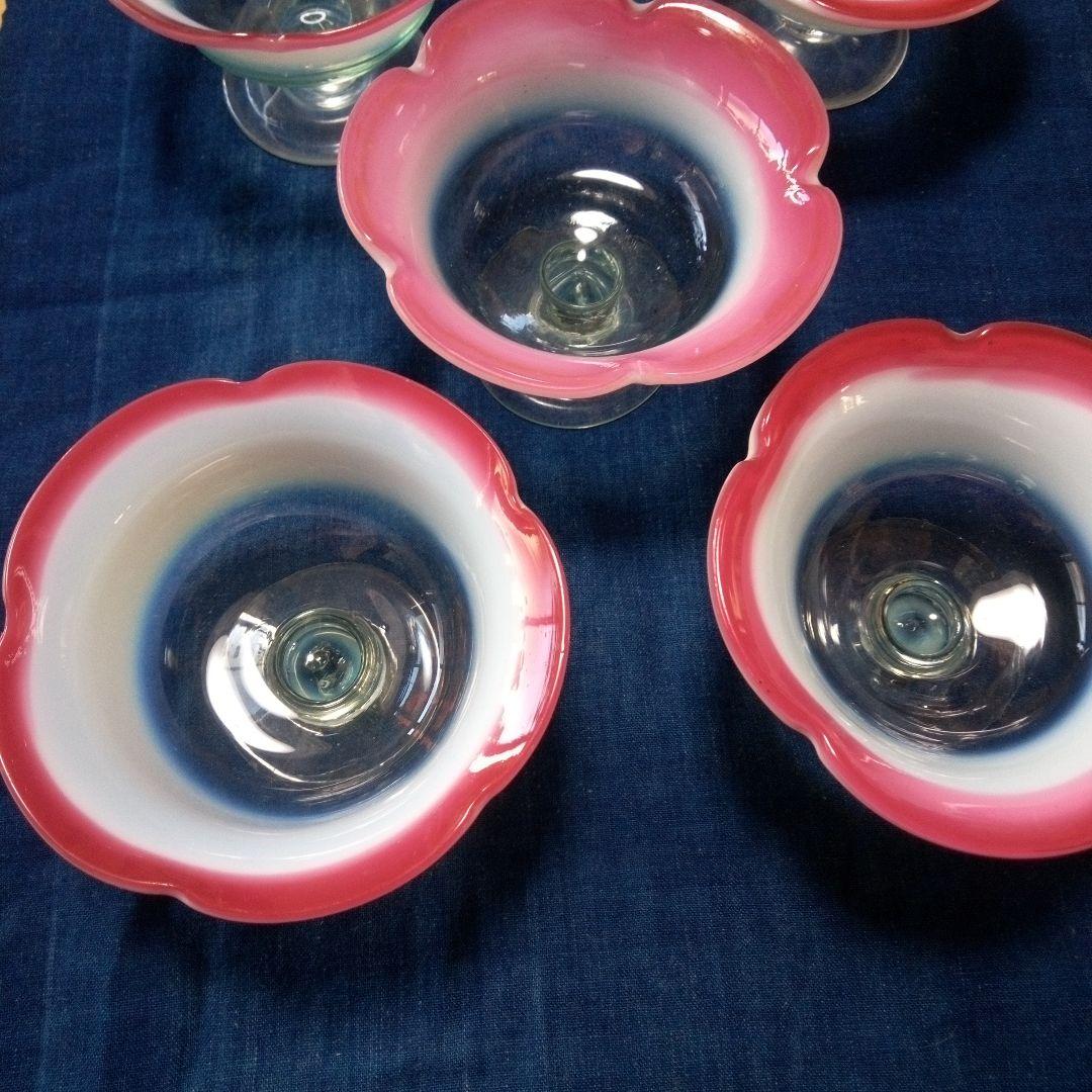 明治大正ロマン　輪花形　赤と乳白色の氷コップ５客