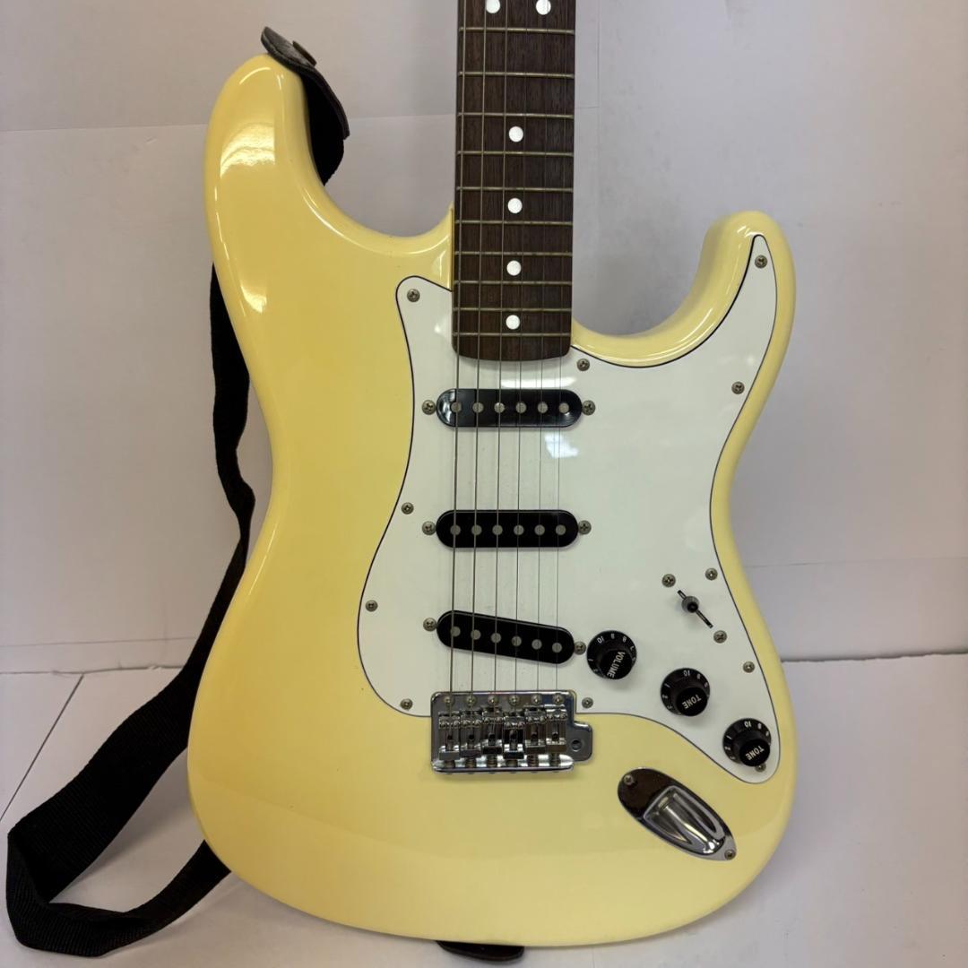 ア*ラ様 【中古】イエロー フェンダー ストラトキャスタータイプ エレキギター