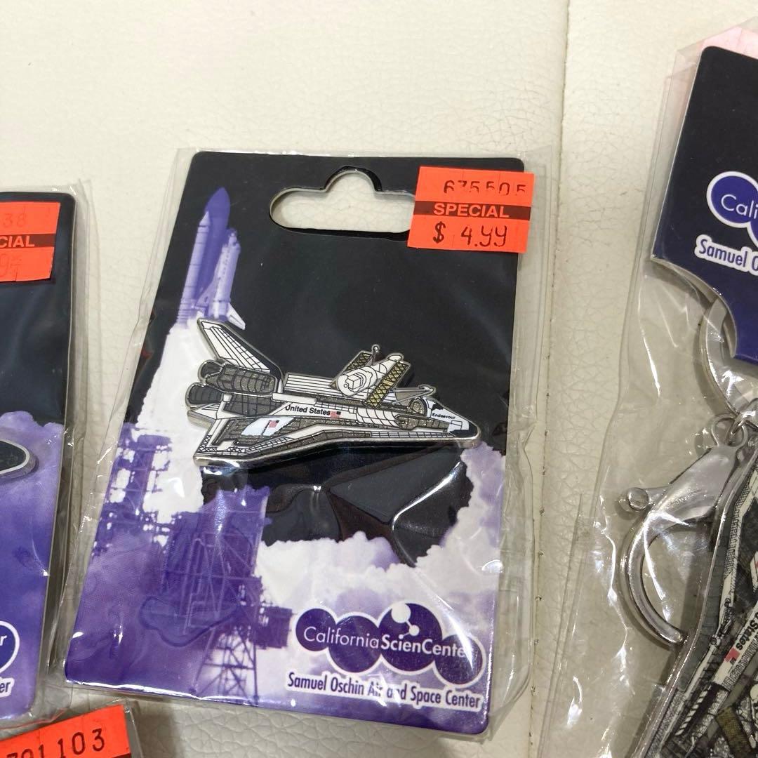 スペースシャトル エンデバー等のピンバッジ＆キーホルダーなど 10点まとめ売り