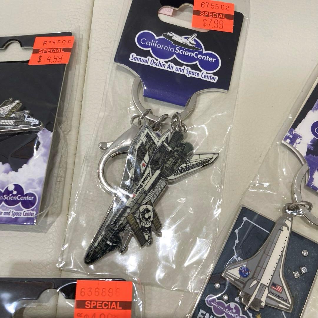 スペースシャトル エンデバー等のピンバッジ＆キーホルダーなど 10点まとめ売り