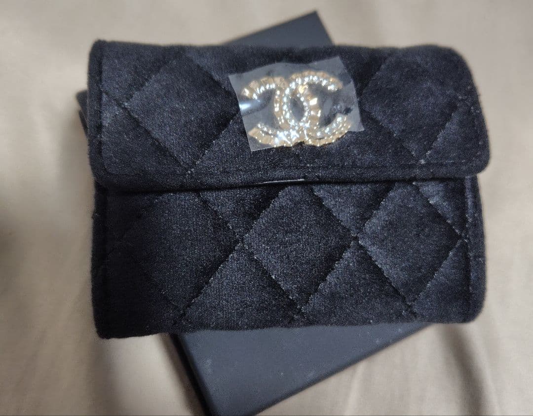 ♡CHANEL♡ ブラック キルティング 二つ折り財布✨美品✨