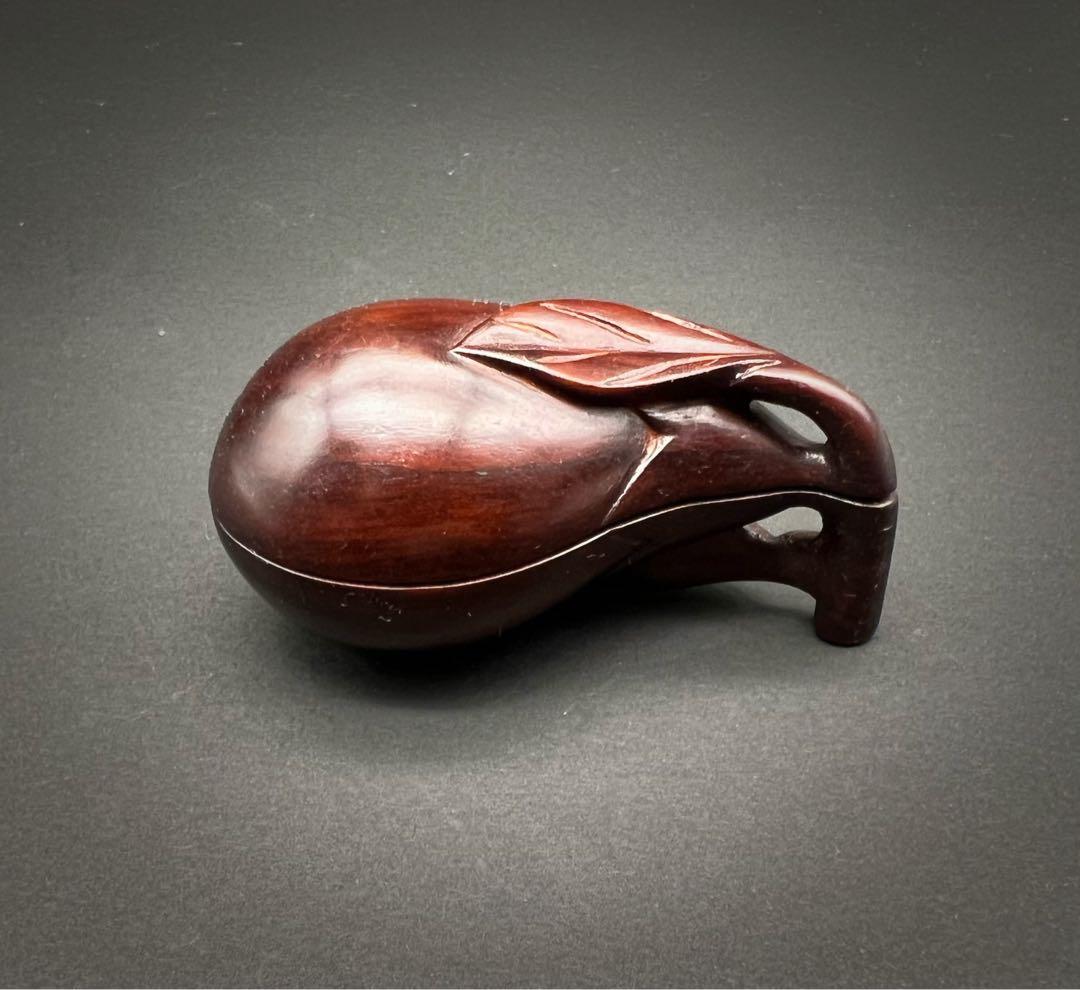 繊細彫刻 唐木 紅木 なす　木彫 蓋物 香合 香道具