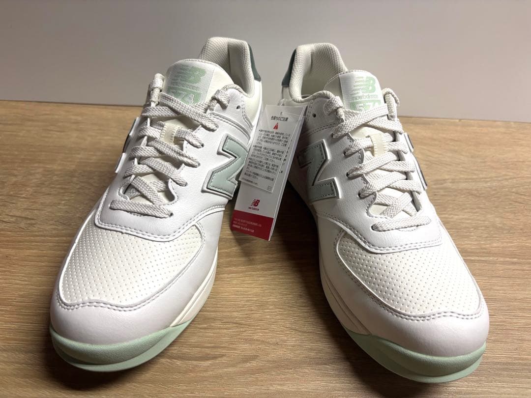 未使用 23.5cm 2E ニューバランスゴルフシューズWGS574Q3ホワイト