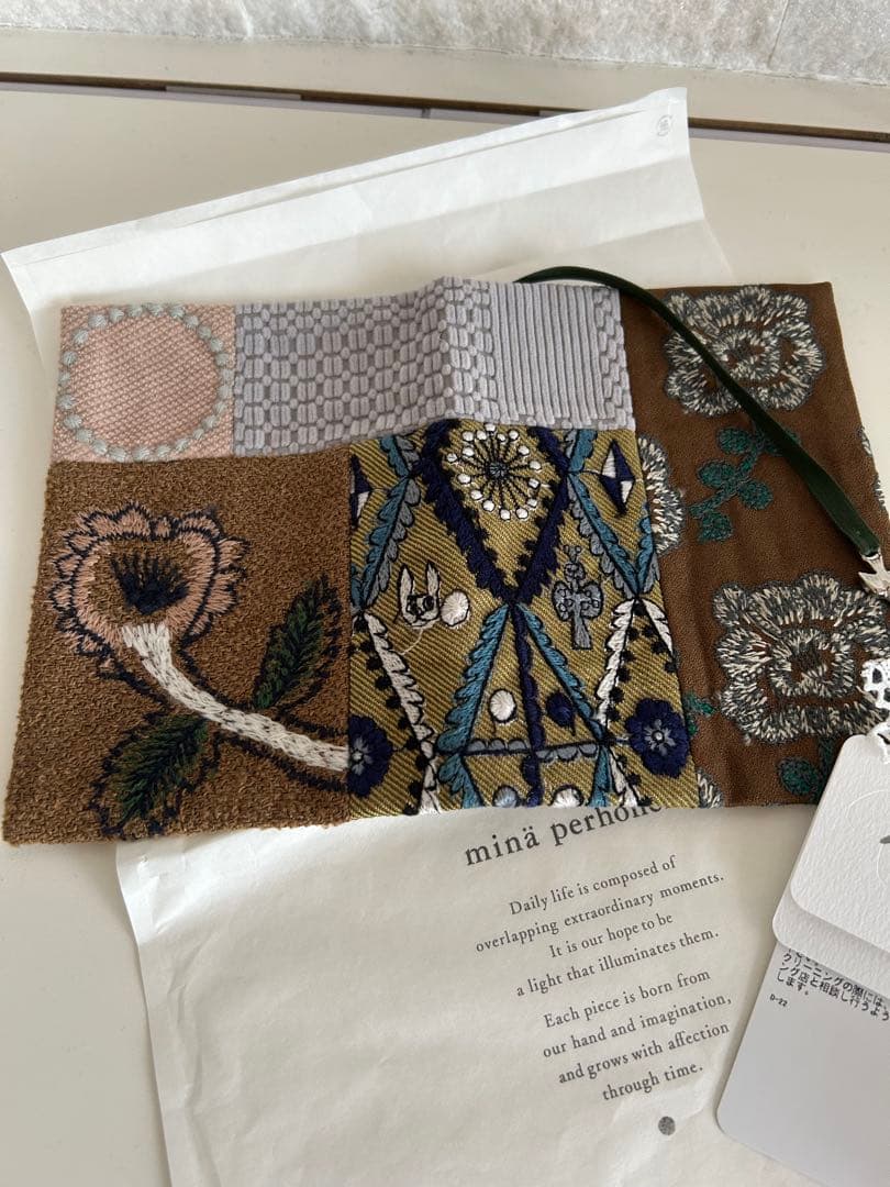 希少　新品　ミナペルホネン ピースブックカバー