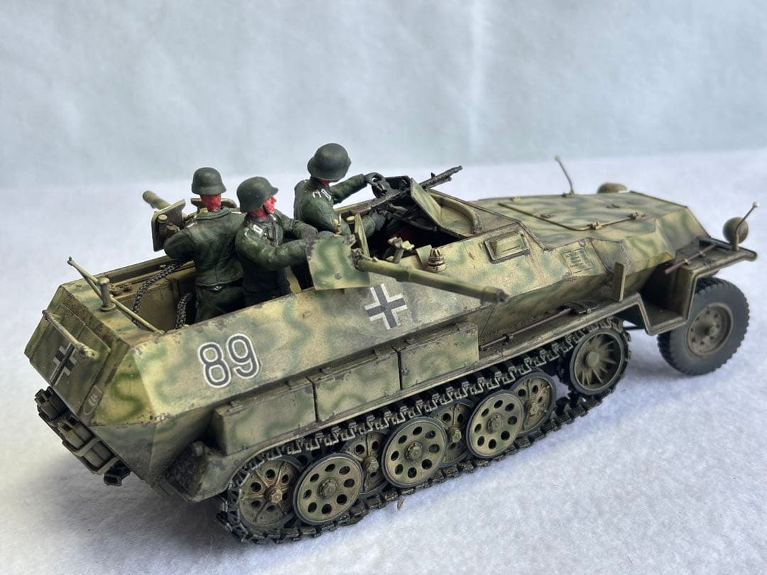 １／３５ドイツ軍Sd．Kfz．２５１／１７C型ハノマークプラモデル戦車完成品