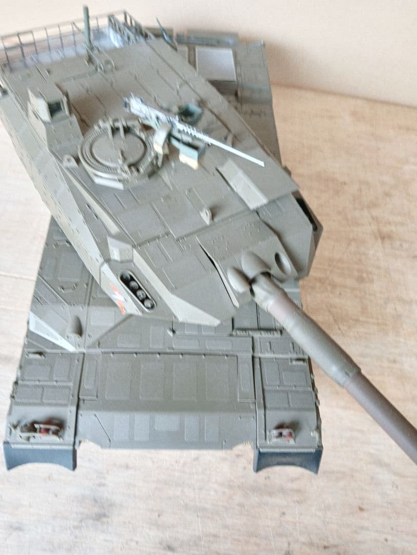 タミヤ 1/16 陸上自衛隊 10式戦車 フルオペレーション 組み立て済完成品