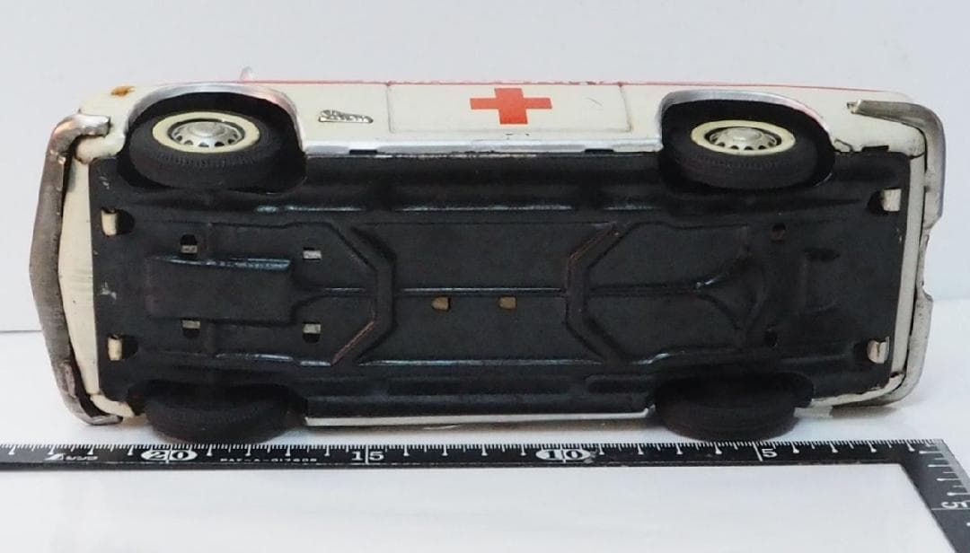 イチコー【初代 日産シルビア救急車フリクション】当時物ブリキ製 自動車TIN箱無