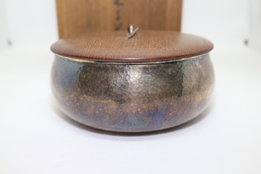 マリ様　純銀 鎚目 蓋付き 菓子器 茶道具 共箱有り 重量約185g