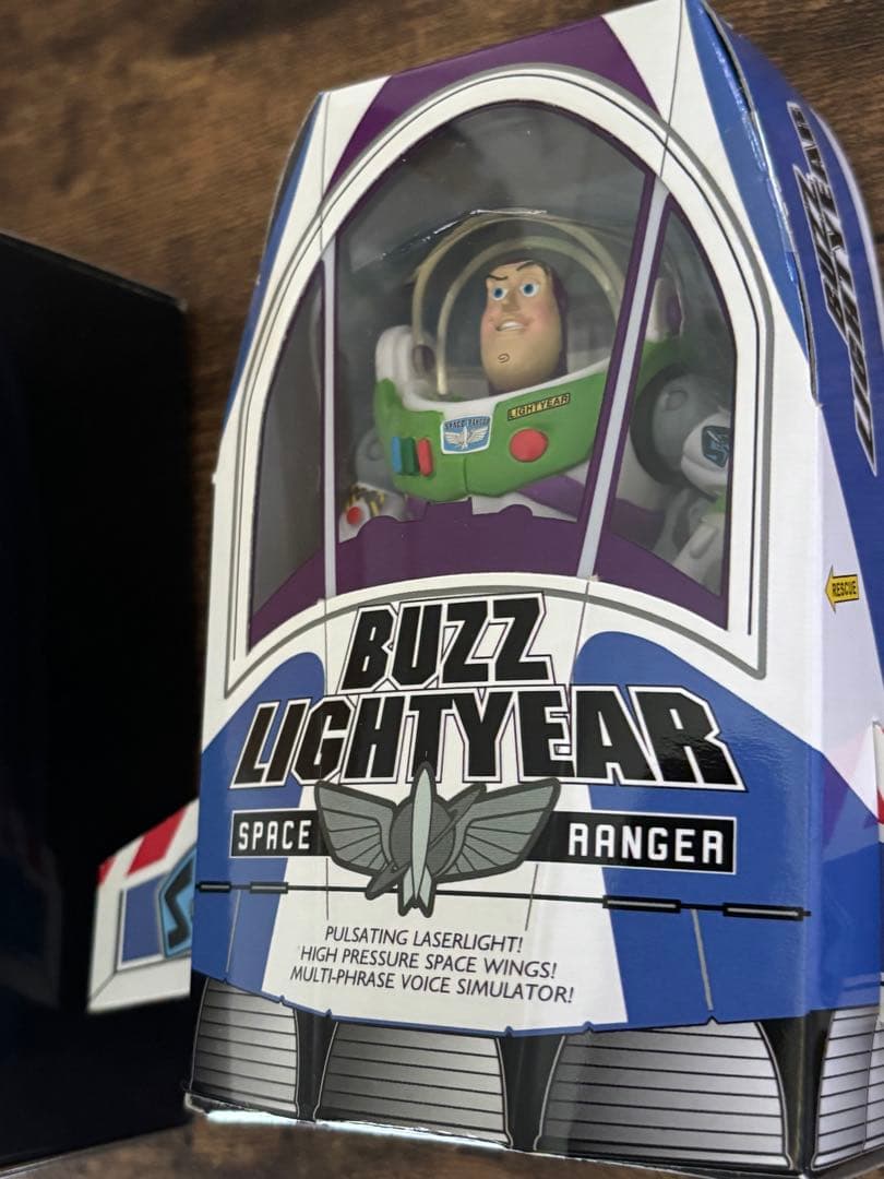 コミコン限定　バス・ライトイヤー　フィギュア