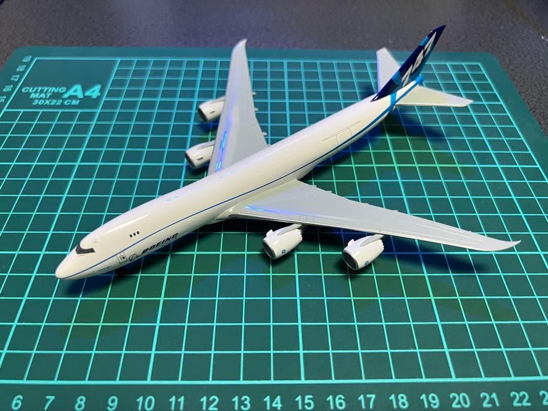 ドラゴン 1/400 ボーイング 747-8F ハウスカラー N747EX