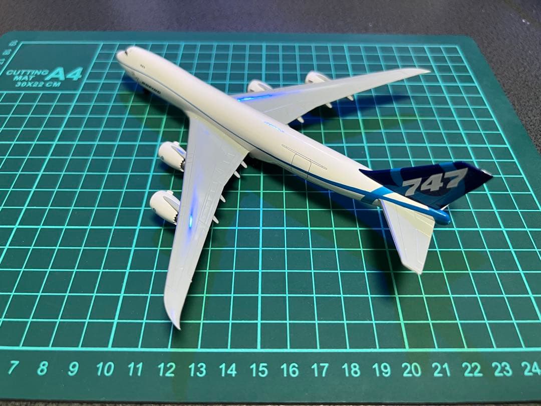 ドラゴン 1/400 ボーイング 747-8F ハウスカラー N747EX