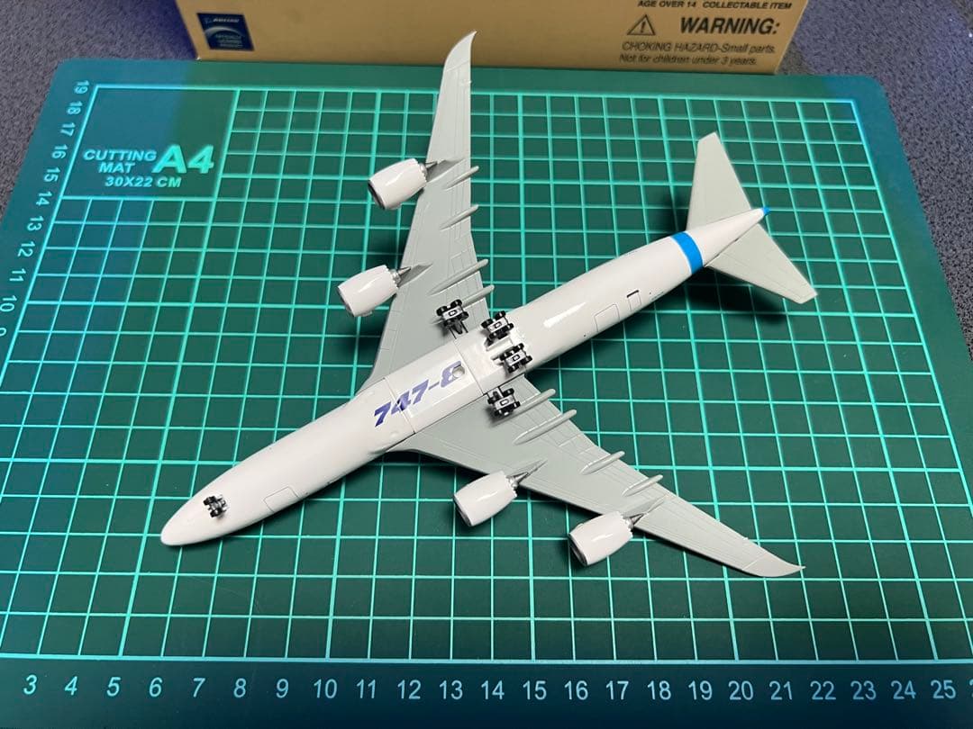 ドラゴン 1/400 ボーイング 747-8F ハウスカラー N747EX