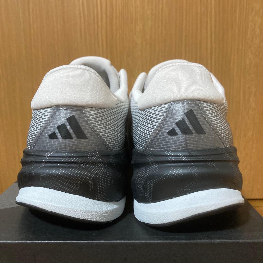 アディダス ランニングシューズ　スーパーノヴァ ライズM 25cm