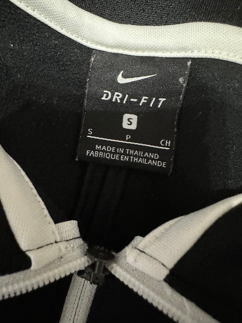 Nike DRI-FIT ブラック　【値下げ交渉可】
