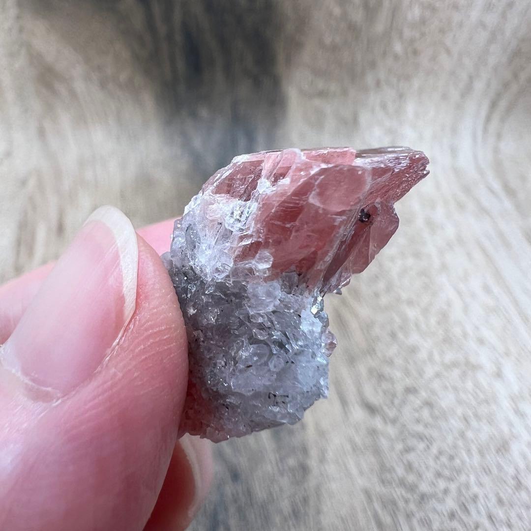 ロードクロサイト 29 水晶 共生 鉱物 標本 原石