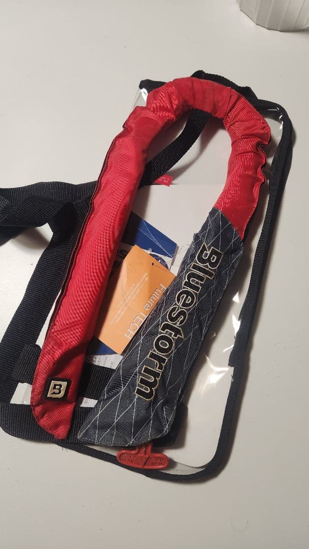 Bluestorm ライフジャケット タイプA 赤/黒　改定基準適合品　桜マーク