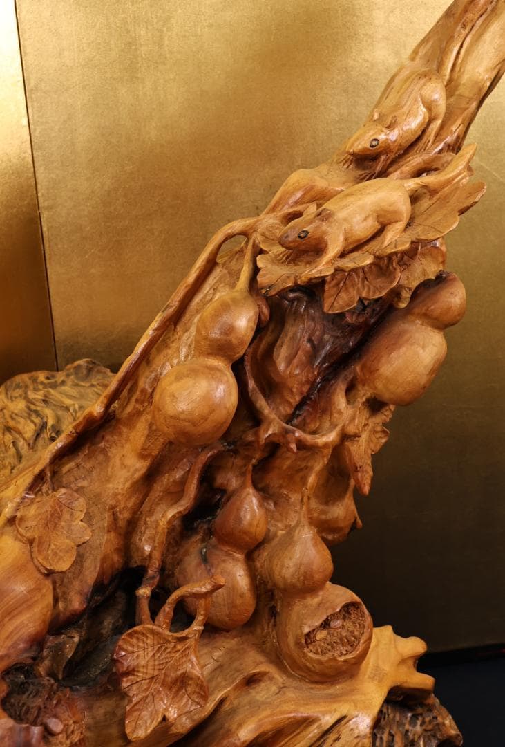 木彫　「 栗鼠と瓢箪 」 　一刀彫　東洋彫刻　置物　床飾り　インテリア　BK38