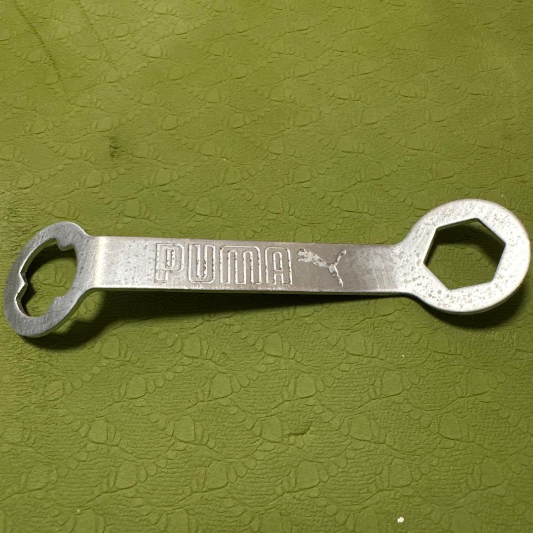 【新品未使用】PUMA フューチャー Z 28cm SG 取り替え式 天然芝用