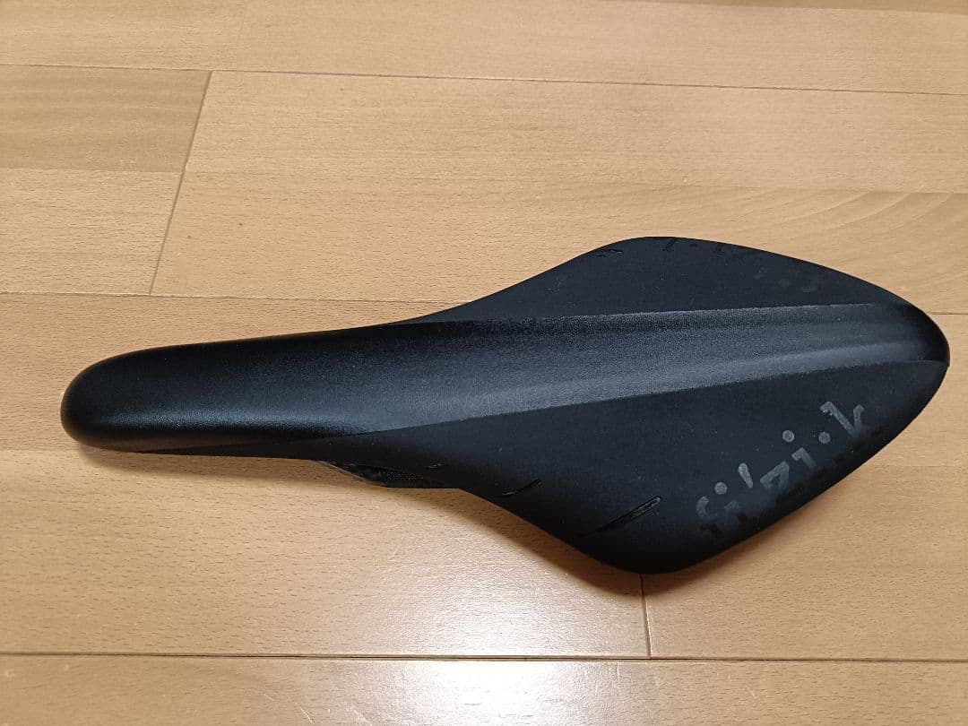 Fizik アリオネ Arione R1 Regular サドル カーボンレール