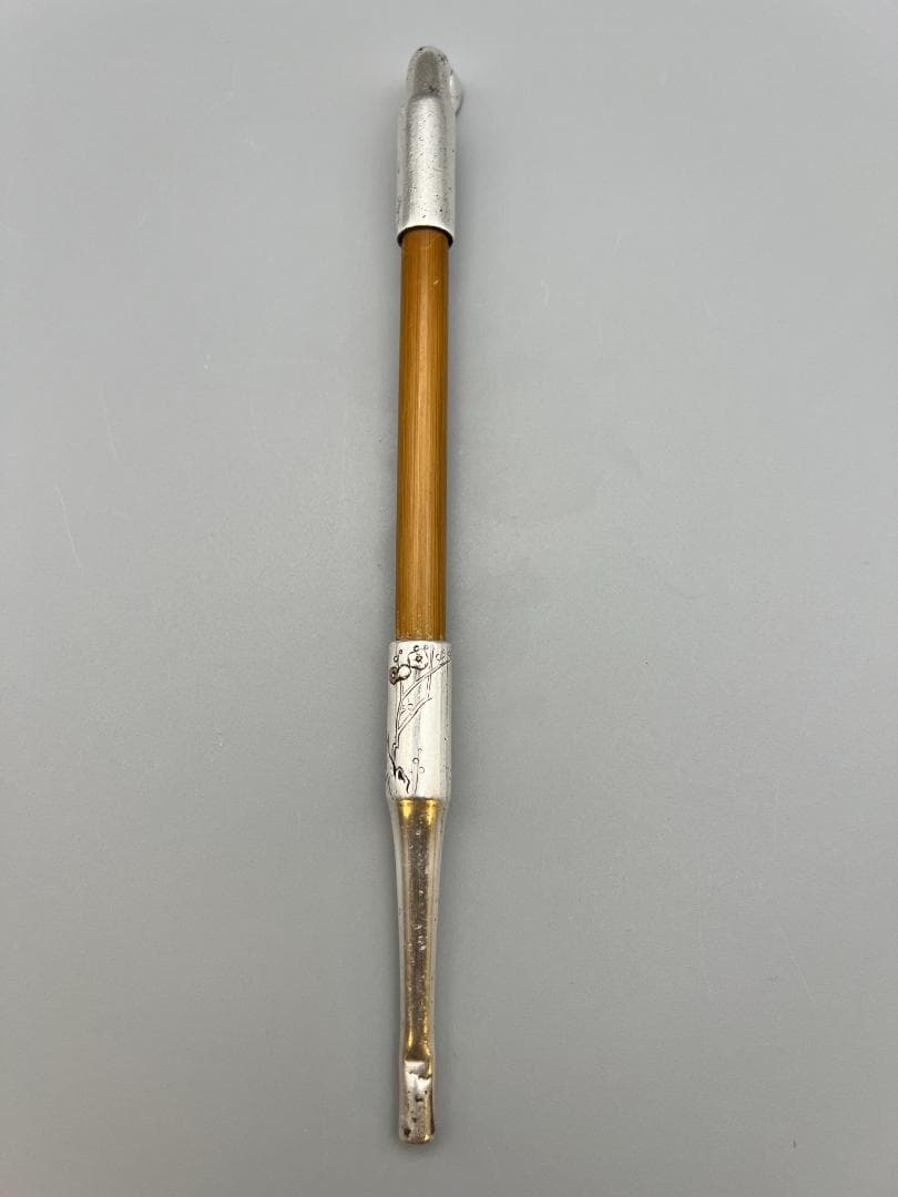 銀製　煙管　キセル　梅図　銀細工　アンティーク　重量約29g