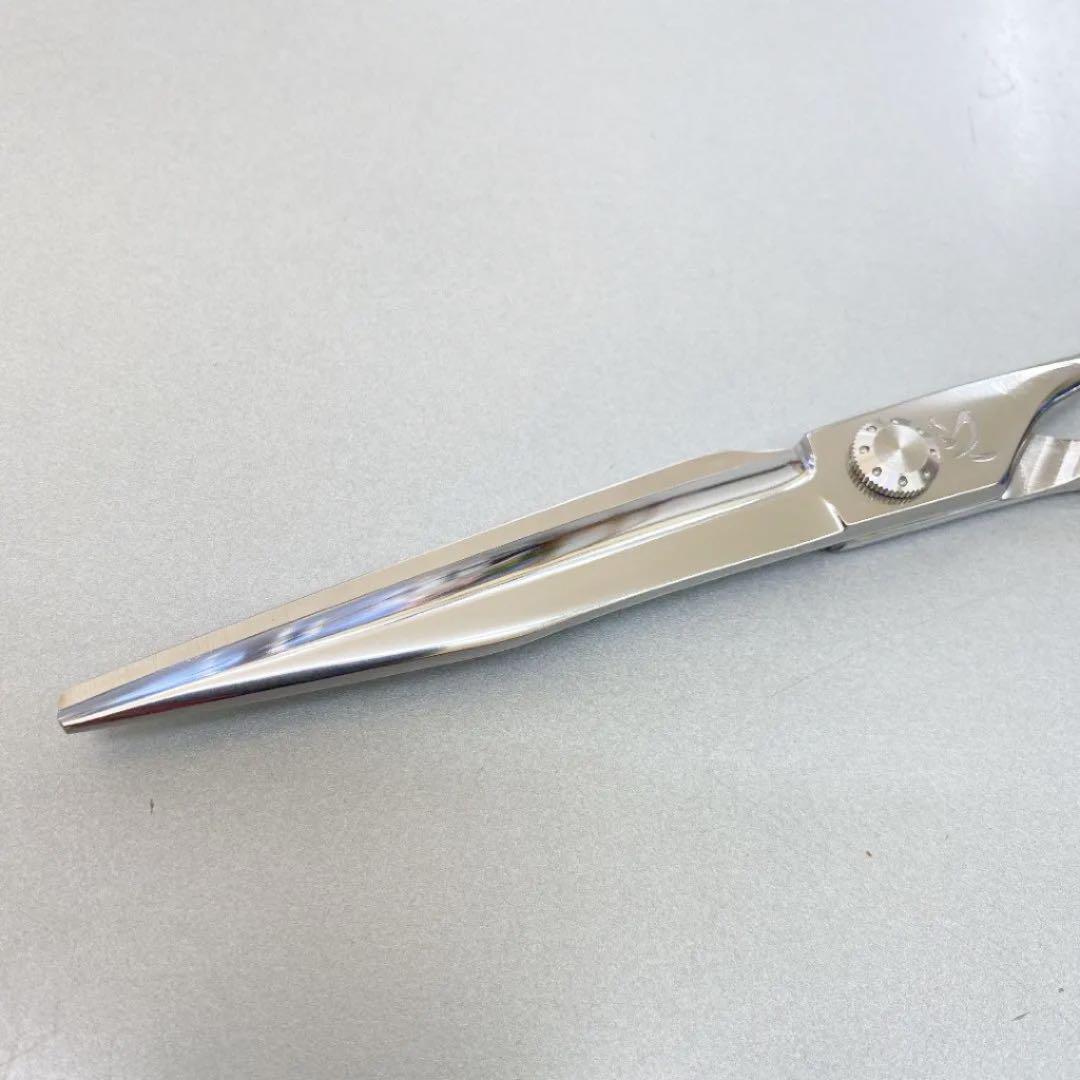 ６,７５インチ剣刃シザー　新品未使用　理美容専用はさみ　切れ味抜群！