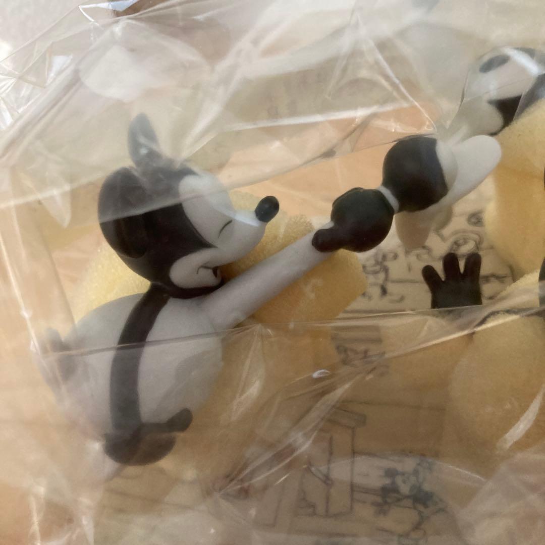 【未使用】ミッキー モデルシートフィギュアシーン限定モデル／陶器製／箱付き