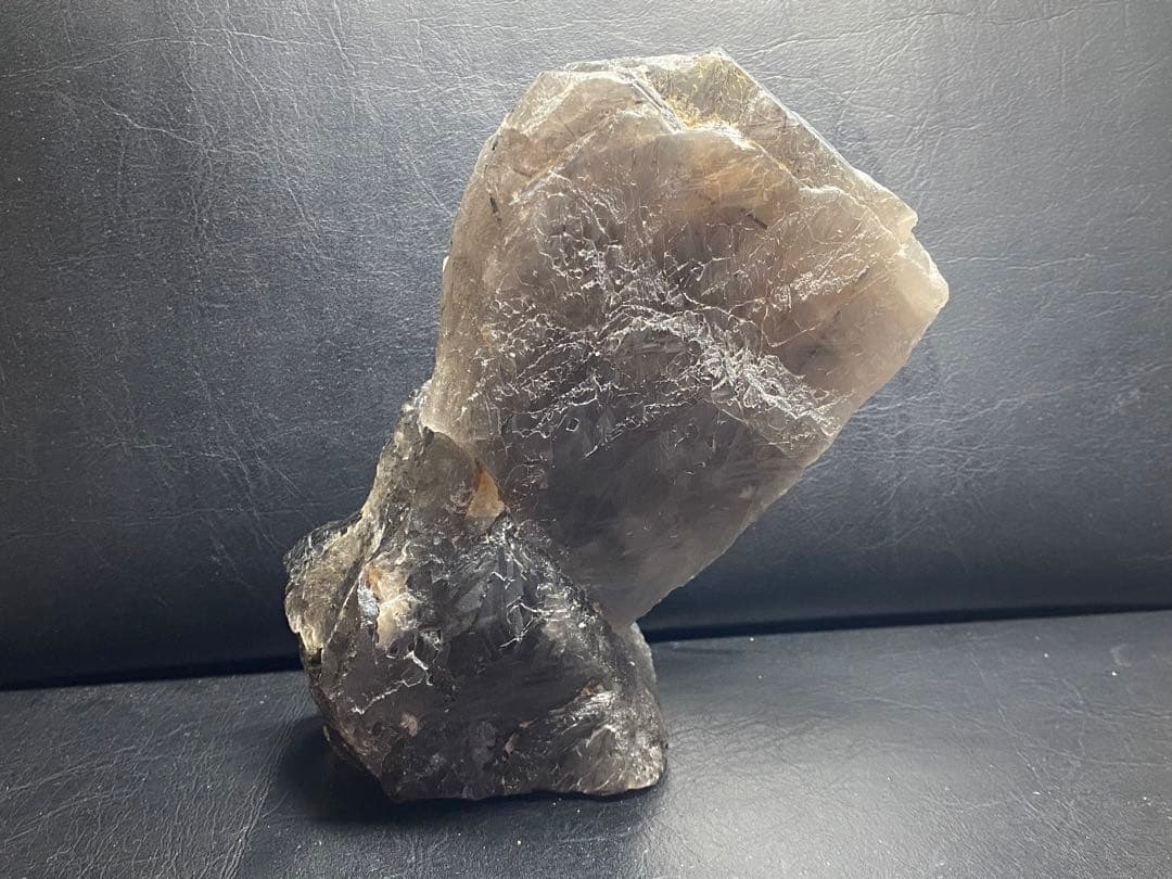 ザギ水晶　ザギマウンテンクォーツ 1914g