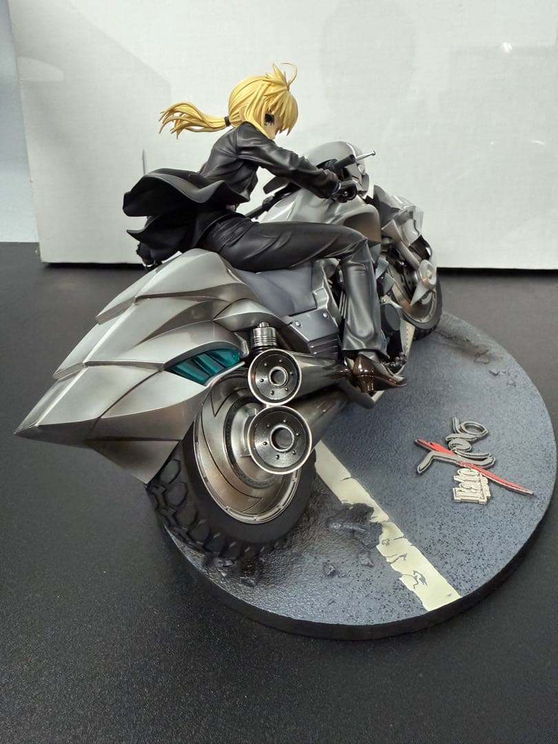 フィギュア セイバー＆セイバー・モータード・キュイラッシェ Fate/Zero