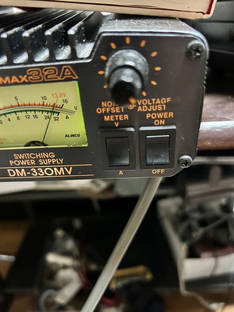 Yaesu FT-710 トランシーバープラス安定化電源。