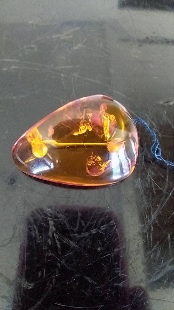 琥珀ブローチ　宝石　天然琥珀パワーストーン　ジュエリー　琥珀