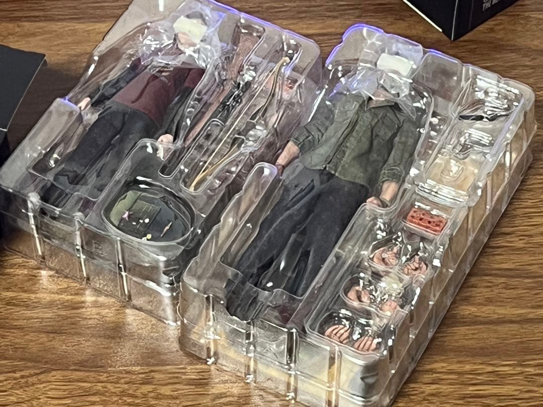 THE REST OF US ラスアス　可動フィギュア二体セット