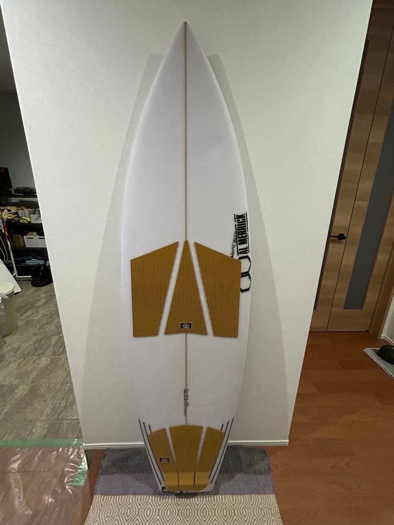 ネックベアード2 5'10 中古　1ラウンドのみ使用