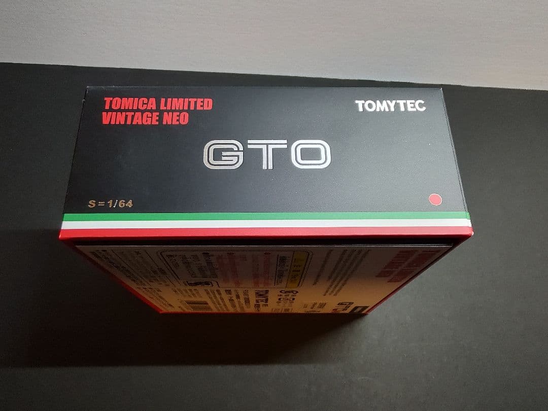 トミカリミテッドヴィンテージネオ フェラーリ 288 GTO 赤