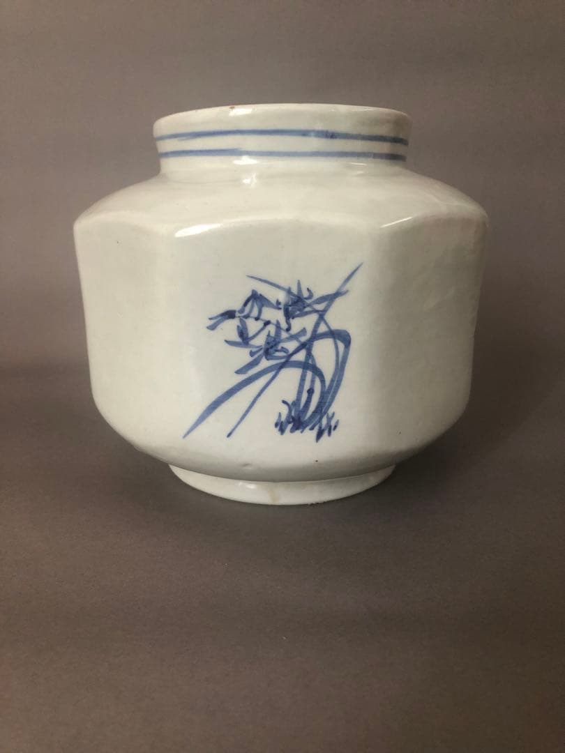 朝鮮古美術 李朝白磁 染付草文 八角面取壷